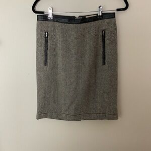 Burberry Brit Classic Black & White Tweed Pencil Skirt Zip Details Leather Trim